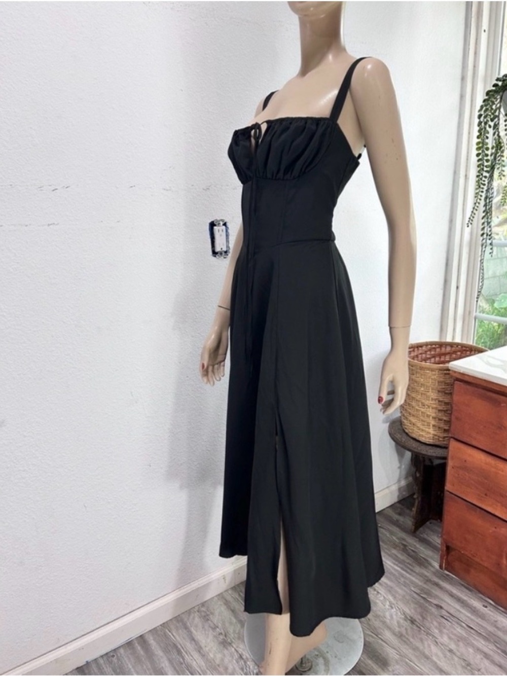 Marthea Black Sleeveless Midi Dress with Bust Detail